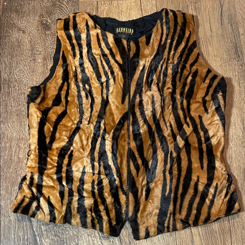 Georgiou Studio Women's Tiger Print Vest